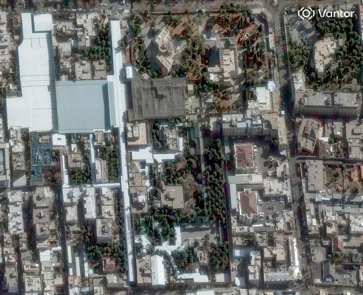 Ảnh vệ tinh khu phức hợp Leadership House của Khamenei tại Tehran sau khi bị không kích san phẳng
